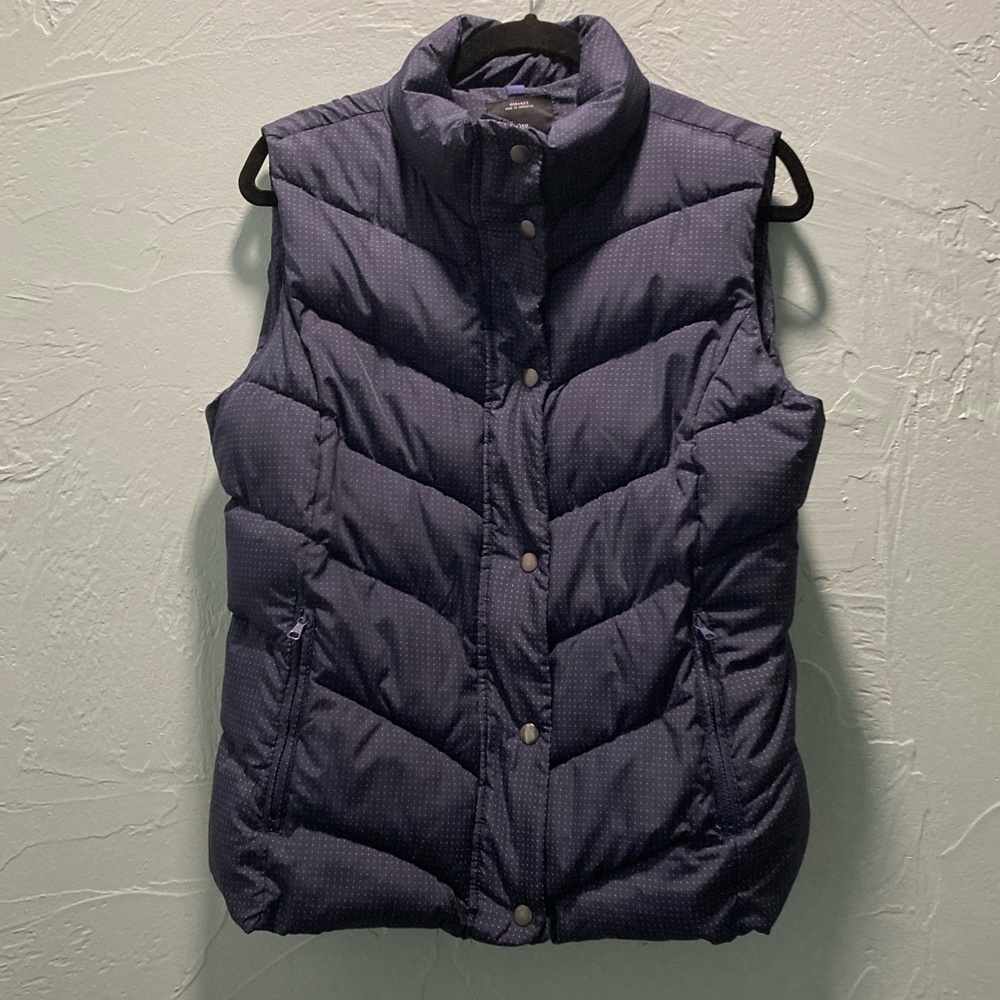GAP
Outdoor Edition- Winter Warmth
Large but snug fit
Blue w white polka dots